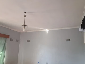 2 Bedroom Flat & Apartment