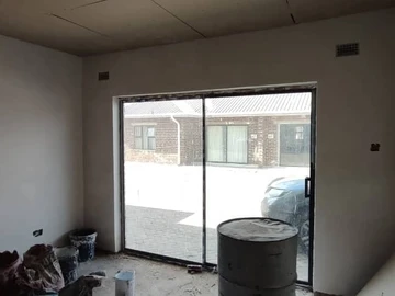 2 Bedroom Flat & Apartment