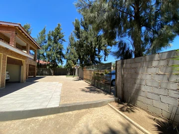 6 Bedroom House