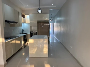 3 Bedroom Flat & Apartment