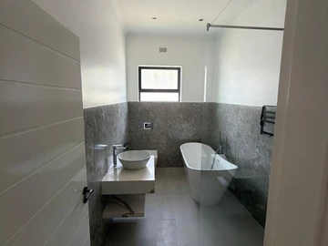 3 Bedroom Garden Flat