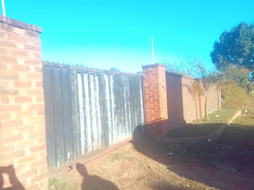 2-Bedroom House For Sale In hatcliffe