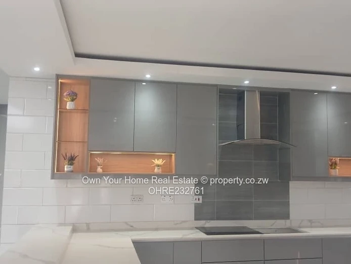 Pomona Nyeredzi Ridge 