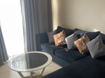 2 Bedroom Flat & Apartment