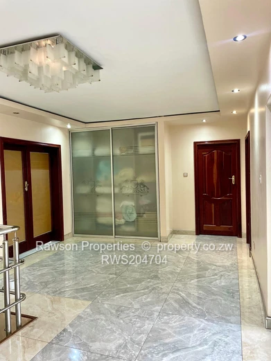 A Rare Blend of Luxury, Space and Comfort (Sole Mandate)