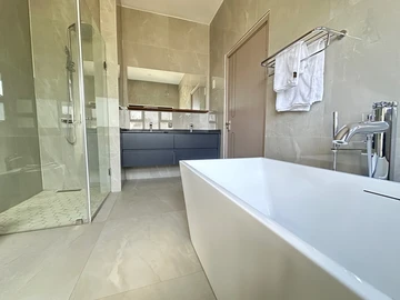 3 Bedroom Garden Flat