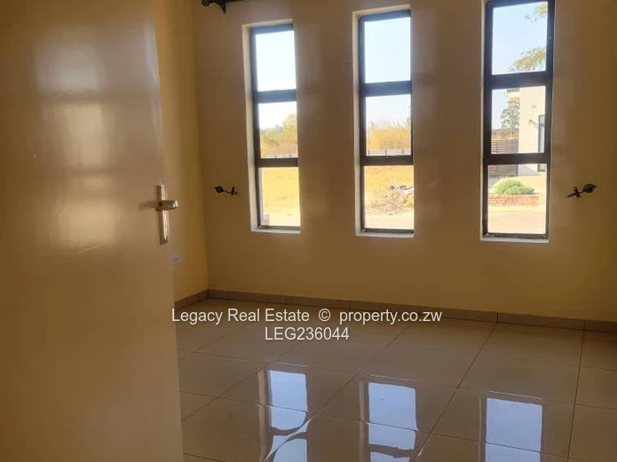 Executive Solar-Powered 5-Bedroom Cluster Home for Rent in Greendale,