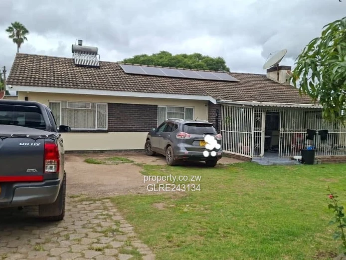 Renovated 3-Bed with Enclosed Patio & Garden — Mabelreign