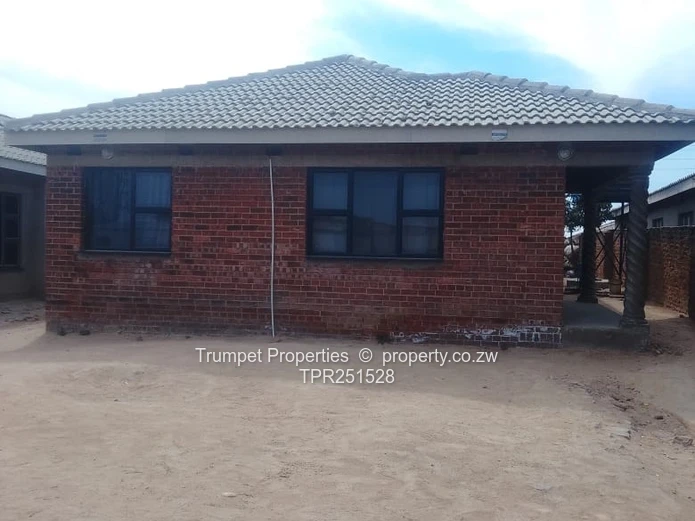 6 Bedroom House in Stoneridge For Sale