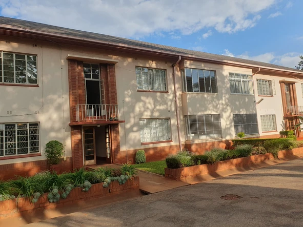 2 Bedroom Flat & Apartment