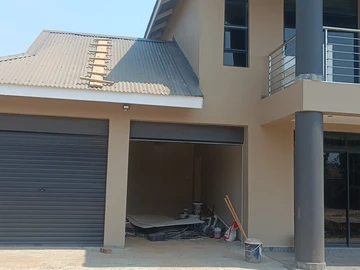 3 Bedroom Flat & Apartment