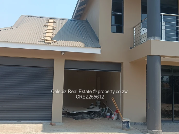Old Marlborough duplex flat to let 