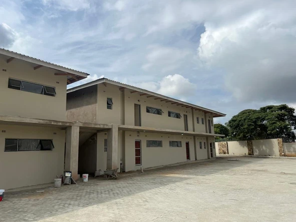 2 Bedroom Flat & Apartment