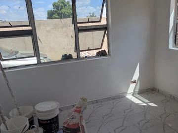 2 Bedroom Flat & Apartment