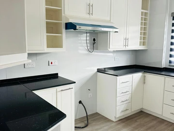 3 Bedroom Flat & Apartment