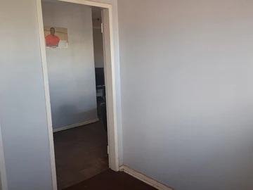 2 Bedroom Flat & Apartment