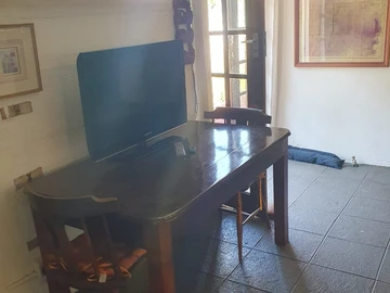 2 Bedroom Flat & Apartment