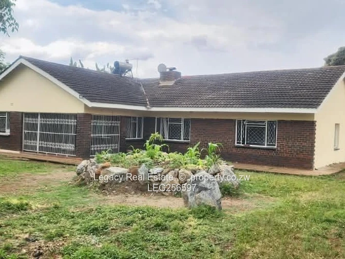Spacious Marlborough commercial property  with Borehole & Garden and a 3roomed cottage