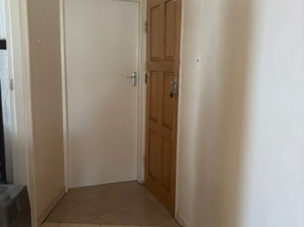 2 Bedroom Flat & Apartment