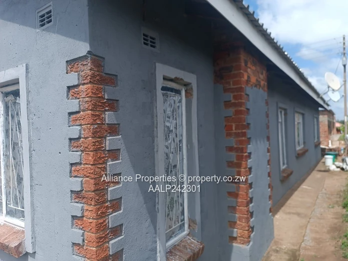 4 Bedroom House for Sale in Warren Park D – Title Deeds Available