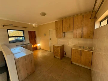 2 Bedroom Garden Flat