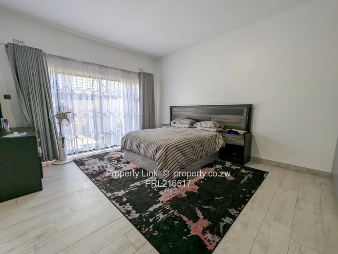 Charming Avondale West Townhouse 3 Bed, 2.5 Bath with Borehole