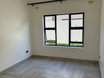 4 Bedroom Flat & Apartment