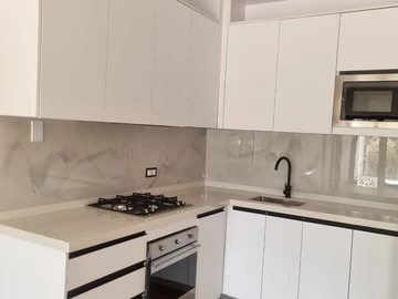 2 Bedroom Flat & Apartment
