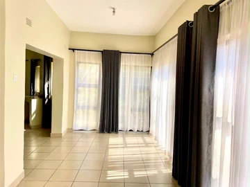 5 Bedroom Flat & Apartment