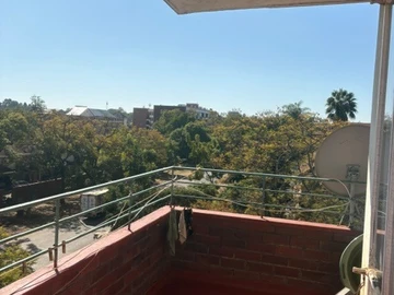 2 Bedroom Flat & Apartment