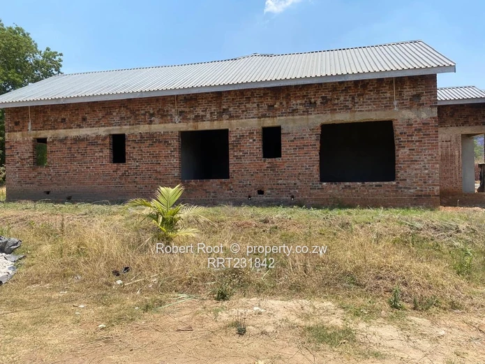 Quinington incomplete 4 bedroomed Cluster/house for sale