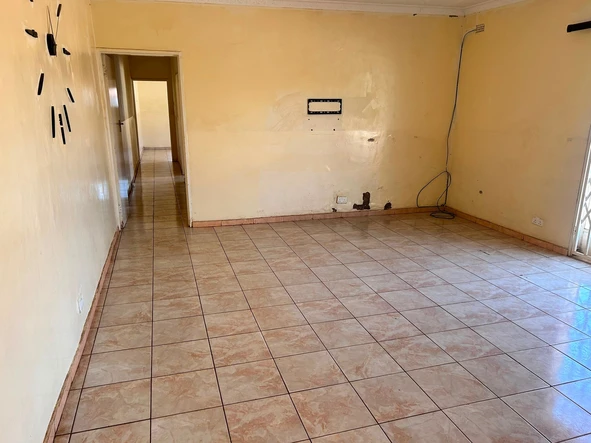 2 Bedroom Flat & Apartment