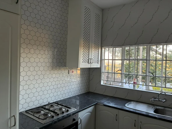3 Bedroom Flat & Apartment