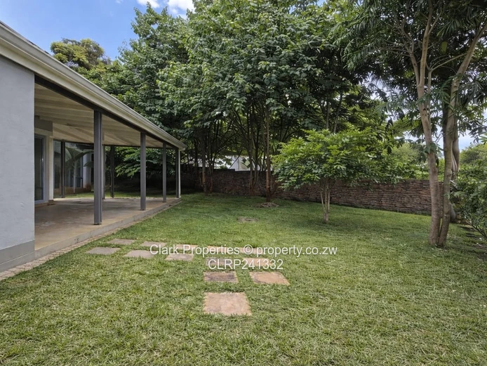 Corner Unit with a Large Garden 