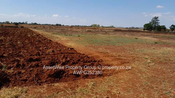 Kadoma Plot for sale