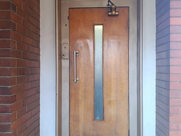 3 Bedroom Flat & Apartment