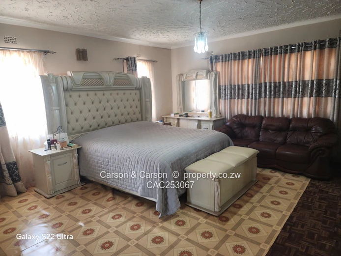 Spacious 5-Bed Windsor Park Home on 3,500m² with Borehole