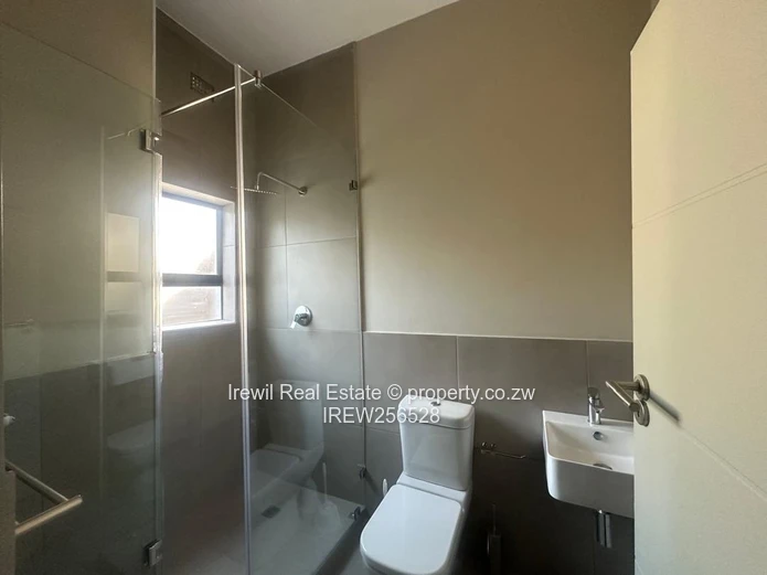 3 Bed Apartment Avondale to Let