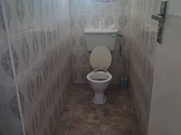 3 Bedroom Flat & Apartment