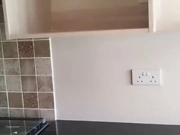 2 Bedroom Flat & Apartment