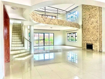 8 Bedroom House