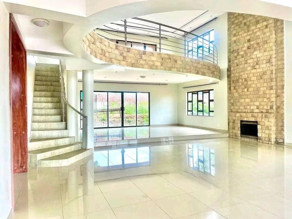 8 Bedroom House