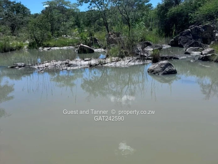 Masvingo Highway Land for Sale – 10ha Perfect for Plaza, Truck Inn or School