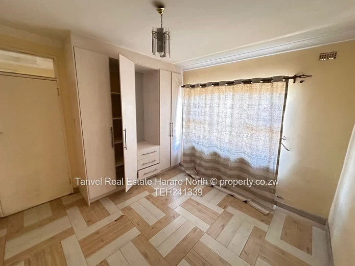 For sale  Meyrick park Cluster  3 beds main bedroom with en-suite ,BICs, dining, lounge