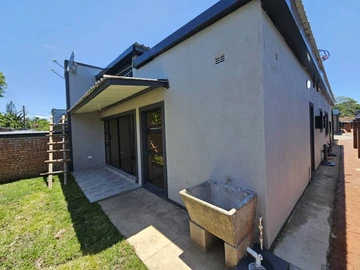 3 Bedroom Flat & Apartment