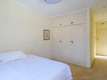 3 Bedroom Flat & Apartment