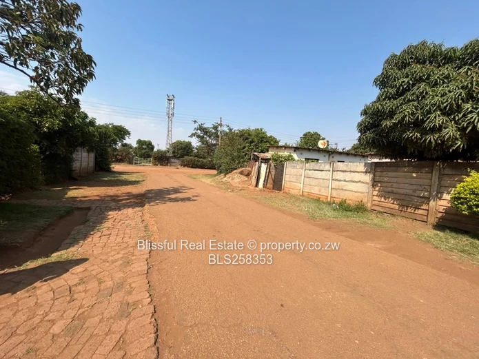2 roomed cottage for sale in Dzivarasekwa 2-COUNCIL CESSION 