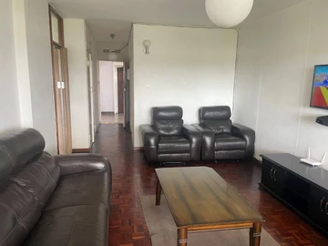 2 Bedroom Flat & Apartment