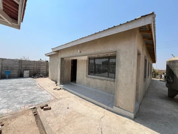 2 Bedroom Flat & Apartment