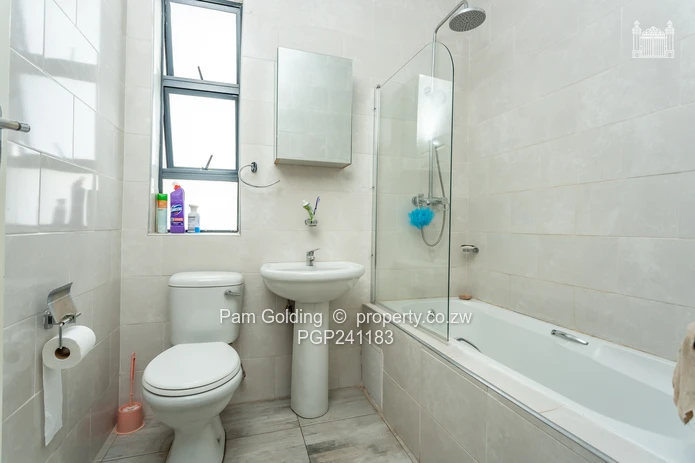 Neat Cluster Home in Peakwood Village!